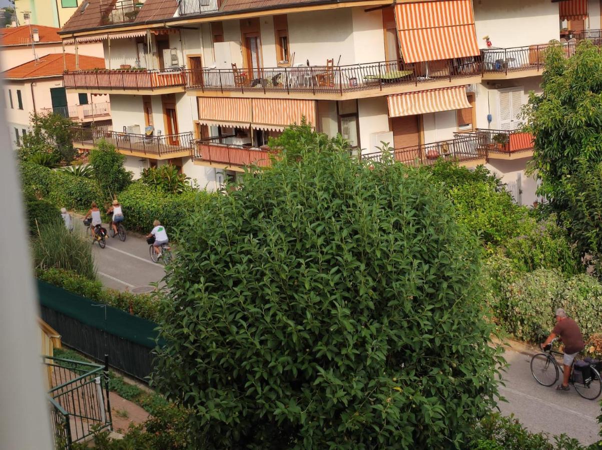 Appartamento Vicino Al Mare Con Parcheggio Riva Ligure Eksteriør bilde